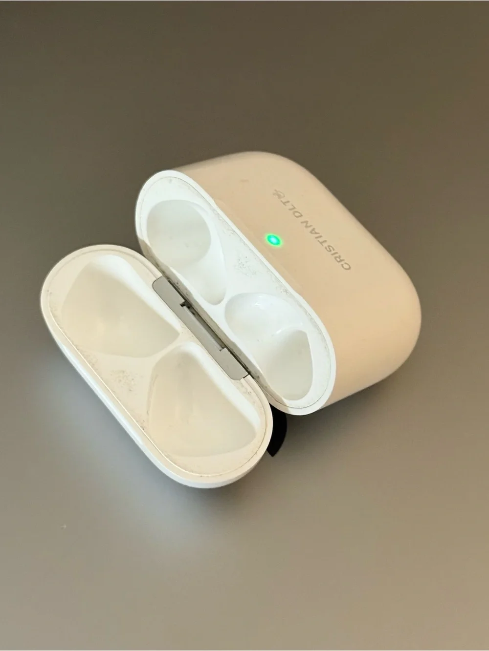 Apple AirPods 4 Replacement Charging Case ONLY (Engraved)